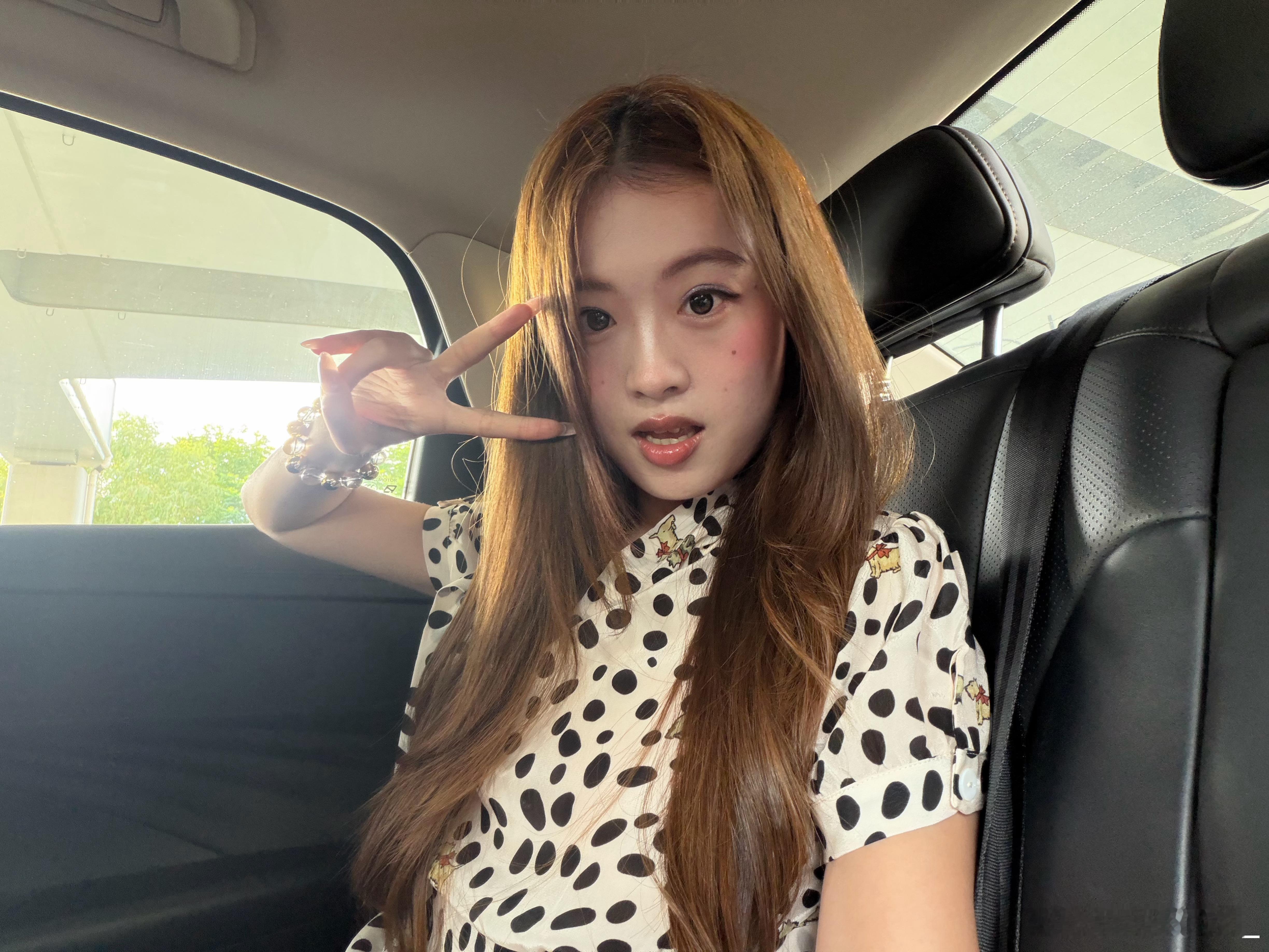 满意的自拍🤳 