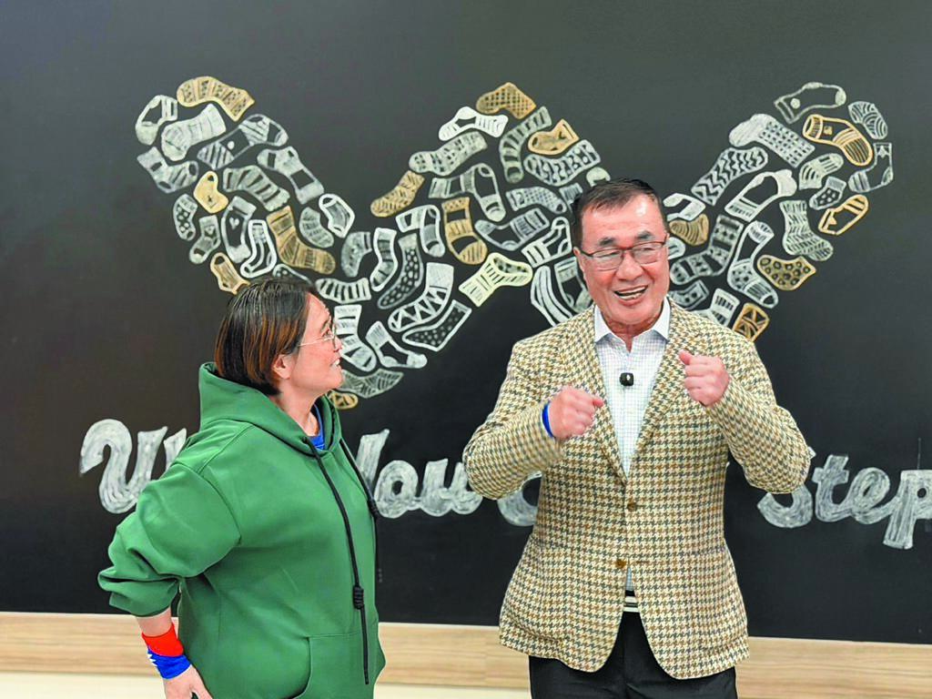 新北选战爆出“1%生死线”：蓝绿白全面进入摊牌阶段，郑丽文同时面对党内分裂与蓝白