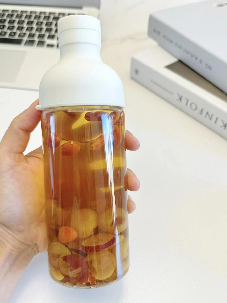 一个成年人最好的滋养：身上带好这四样东西。
​
总在赶路的人。
​
身体会先发出