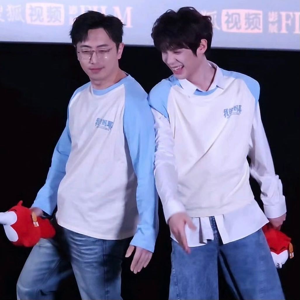 黄明昊白客跳troublemaker两位男神的配合默契度满分，现场效果瞬间拉满。