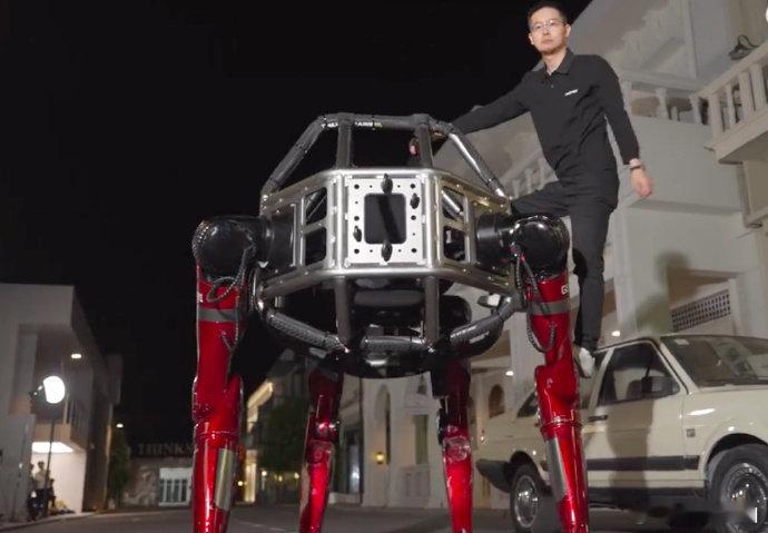 【宇树回应机甲售价390万 ：目前价格确实比较贵，会根据性能优化情况进行调整，具