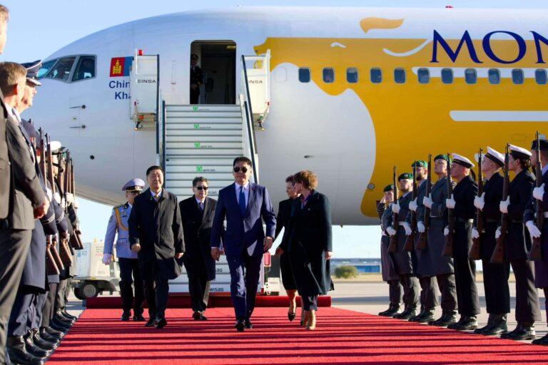 万万没想到，德国如此高规格接待蒙古国总统乌日勒苏赫，据报道，当蒙古国总统乌·呼日