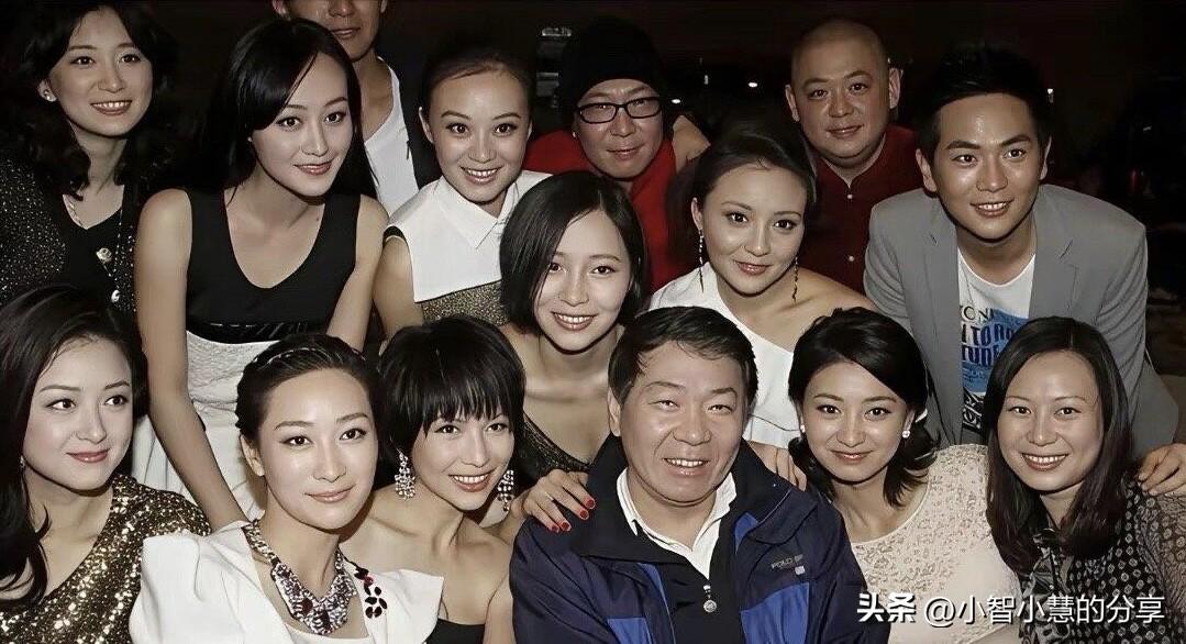 看来孙俪平常除了拍戏工作之外，真的很少参加剧组演员的一些聚会，看了半天没有找到她