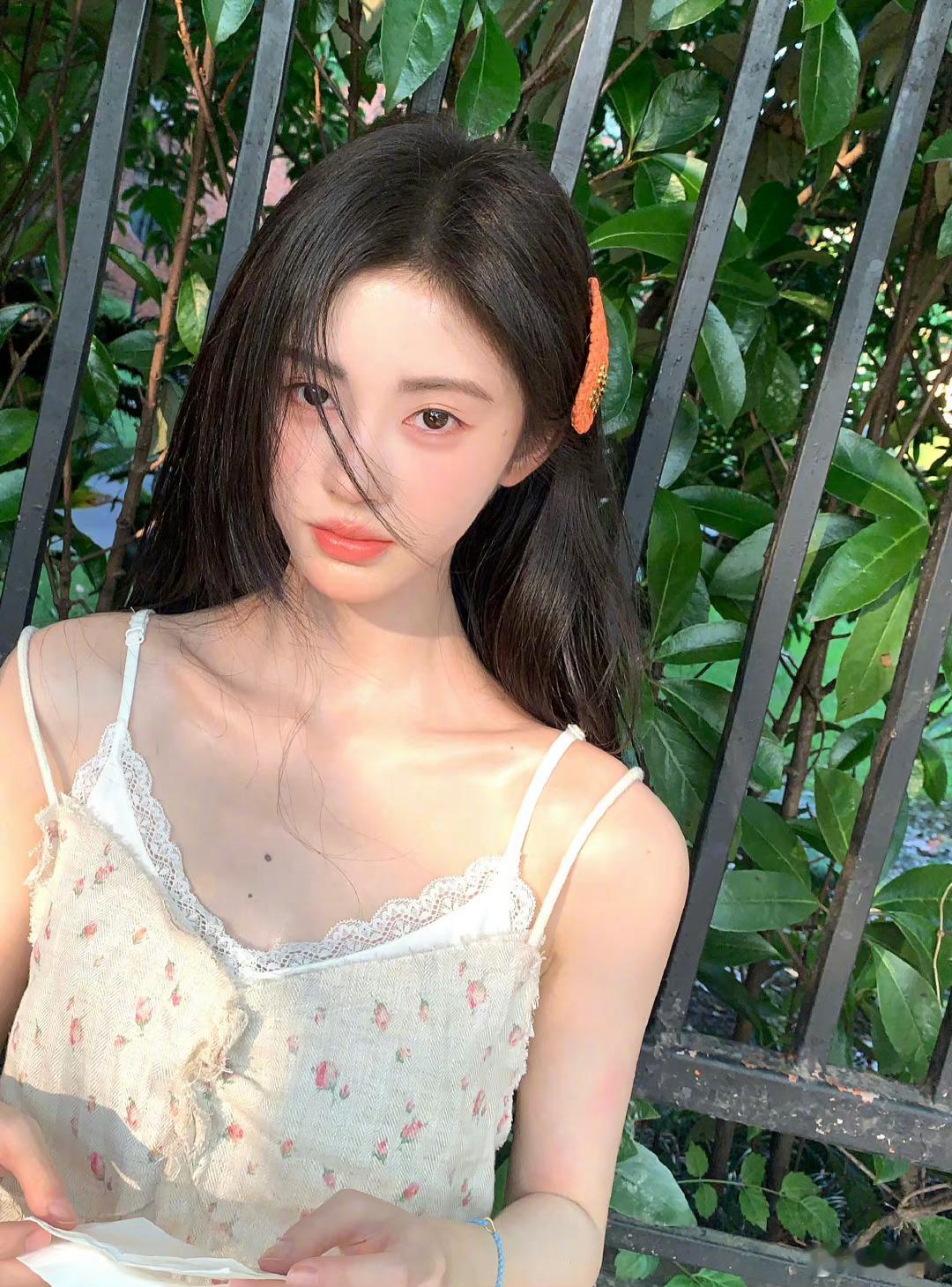 橙子味的小鞠宝宝 阳光也洒下来 好美好🌇#鞠婧祎# ​​​