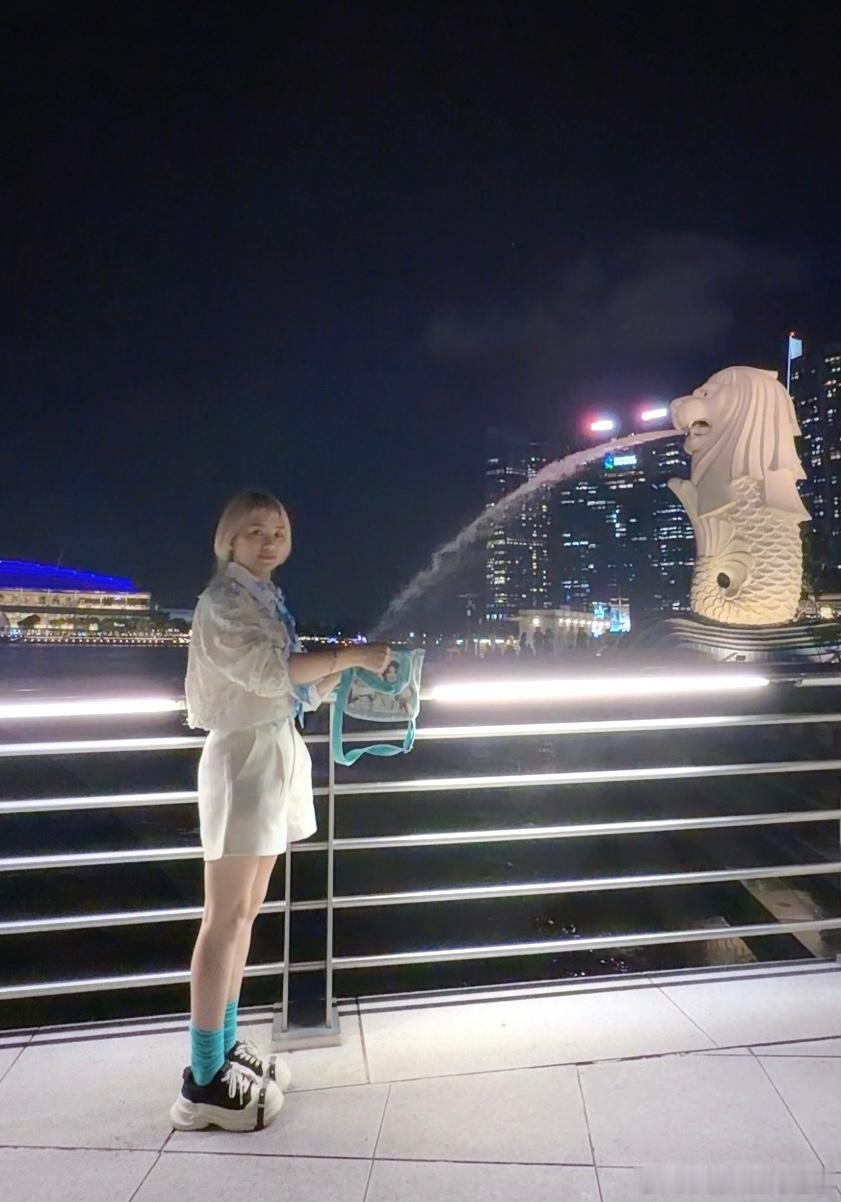 云熠星河  🌌云旗郝熠然巴黎高定周 ㊗️我和我的大明星心想狮成，如鱼得水。 