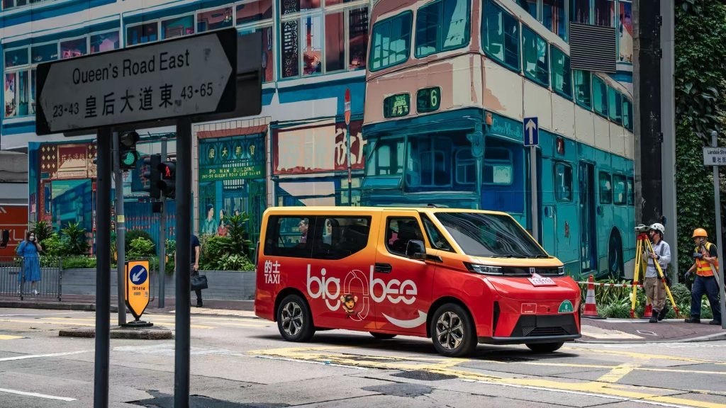 【香港订购千辆新能源出租车】吉利集团旗下品牌Farizon在香港车展发布新款电动