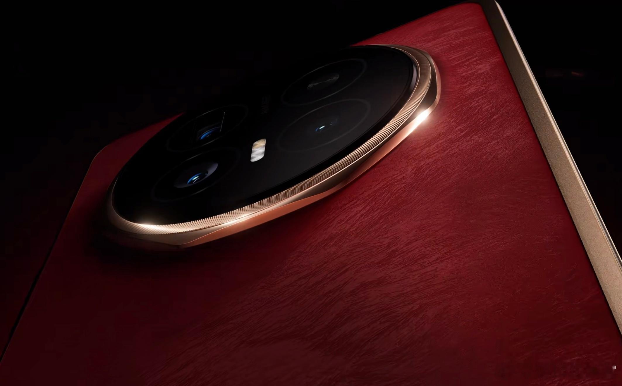 荣耀Magic V6外观公布，这配色叫「赤兔红」，机身上伴随有丝绒纹路，而中框、