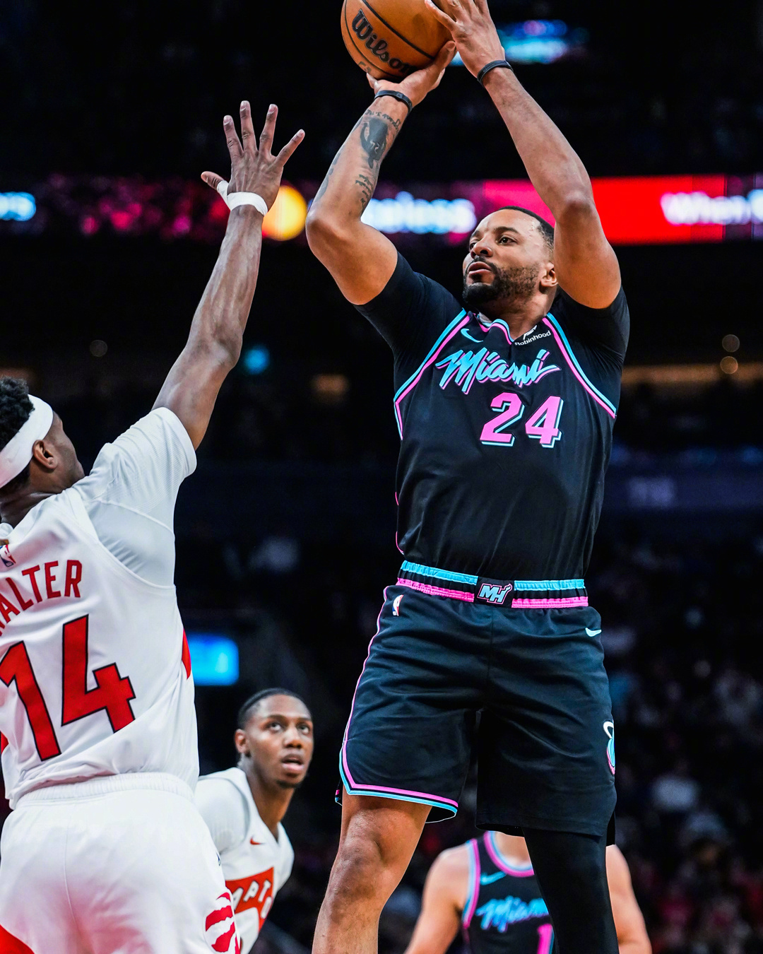 鲍威尔谈带病坚持比赛：很艰难，我很快就觉得有点累，整场比赛都在咳嗽；但我必须克服