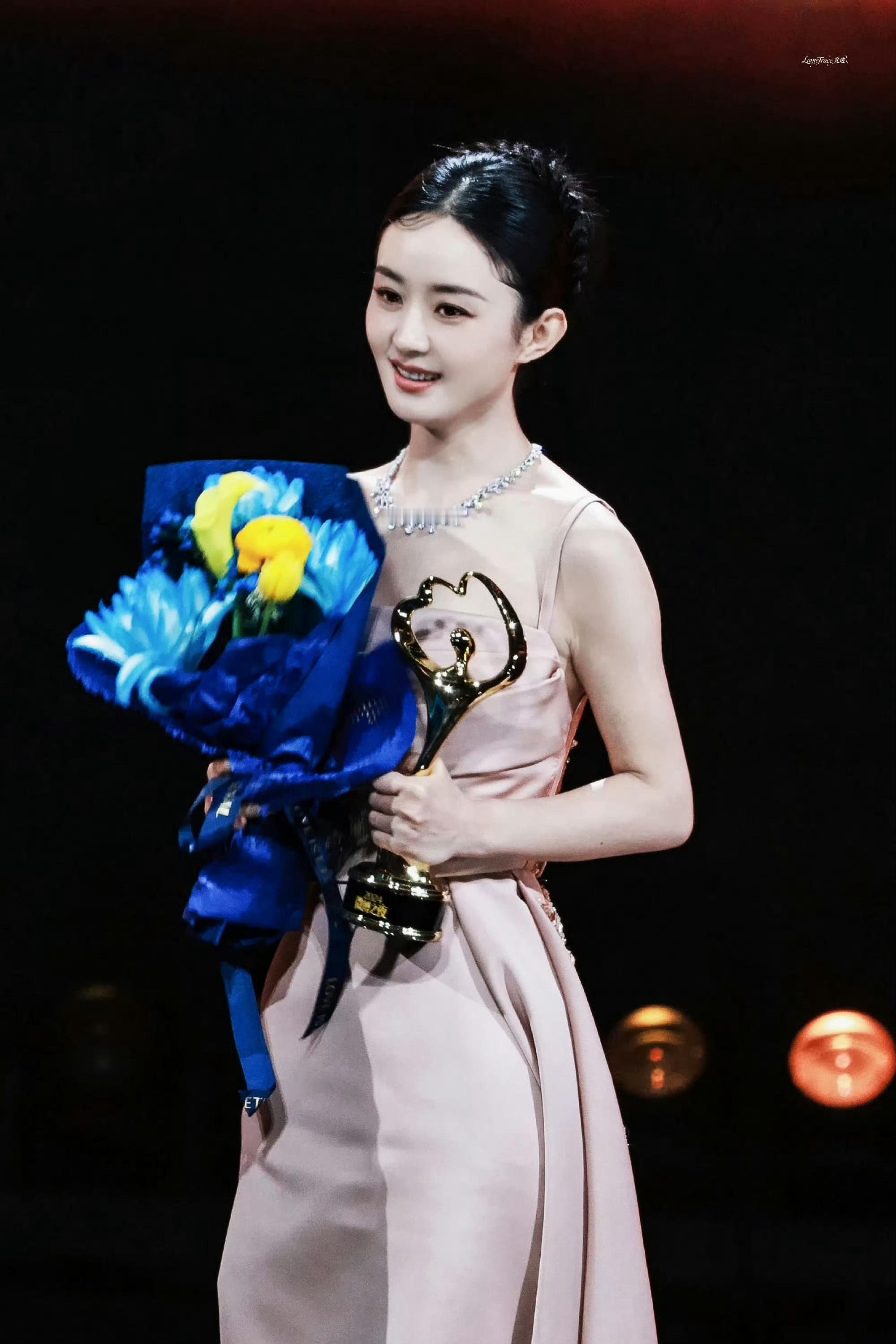 赵丽颖黄和娘 zly赵丽颖李秋萍  “再多的甜言蜜语也比不上你的一句 我喜欢你”