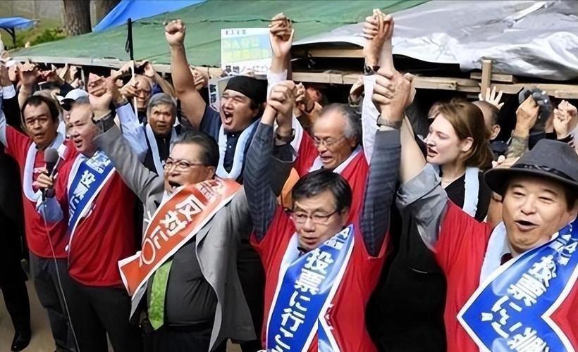 冲绳的天，彻底变了。整整12年，这块地方一直和日本中央政府硬刚，死磕美军基地问题