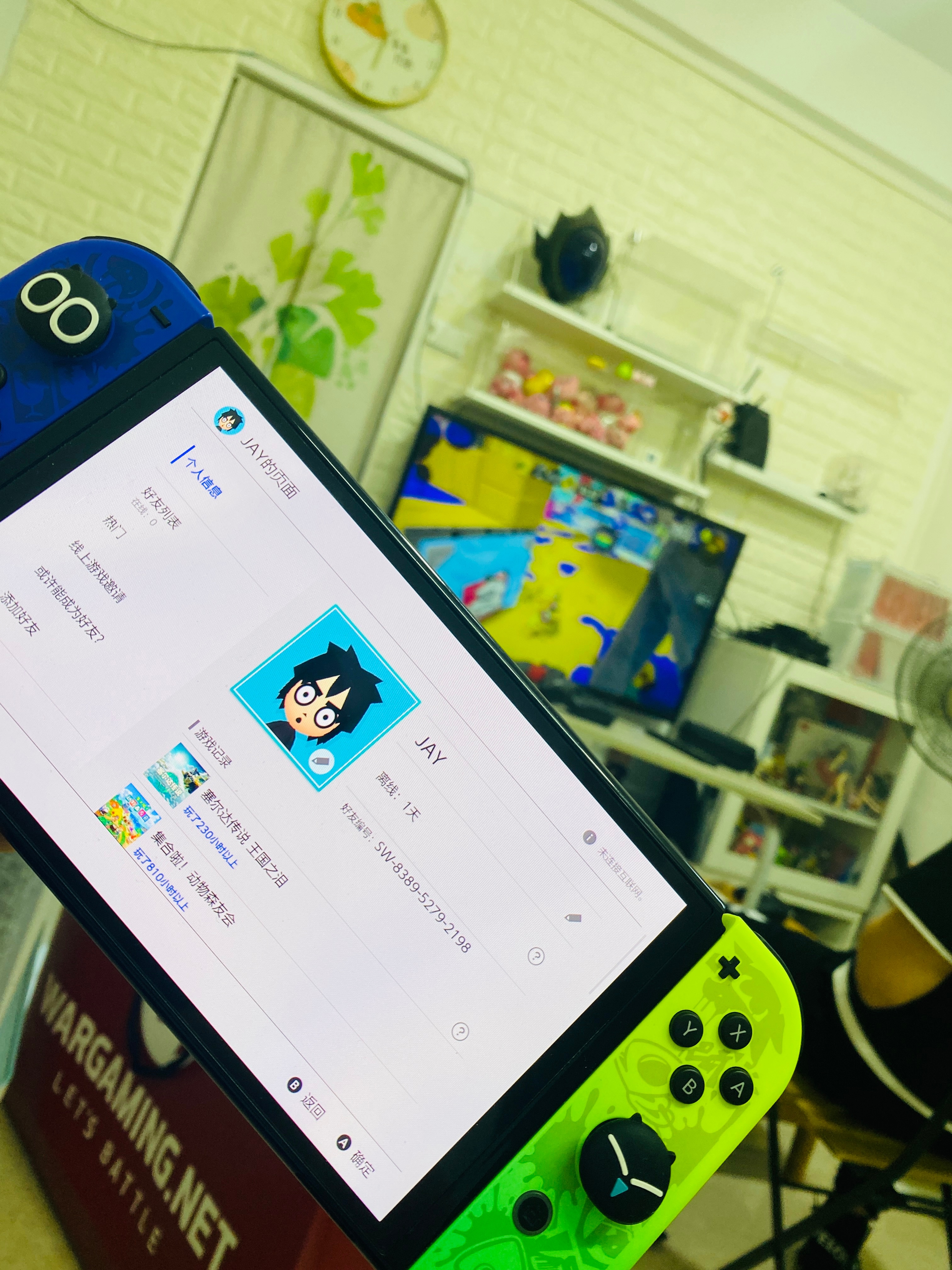来 家瞻仰了下NS卡带墙和扭蛋机，顺便还体验了下『Vision Lite』，很棒