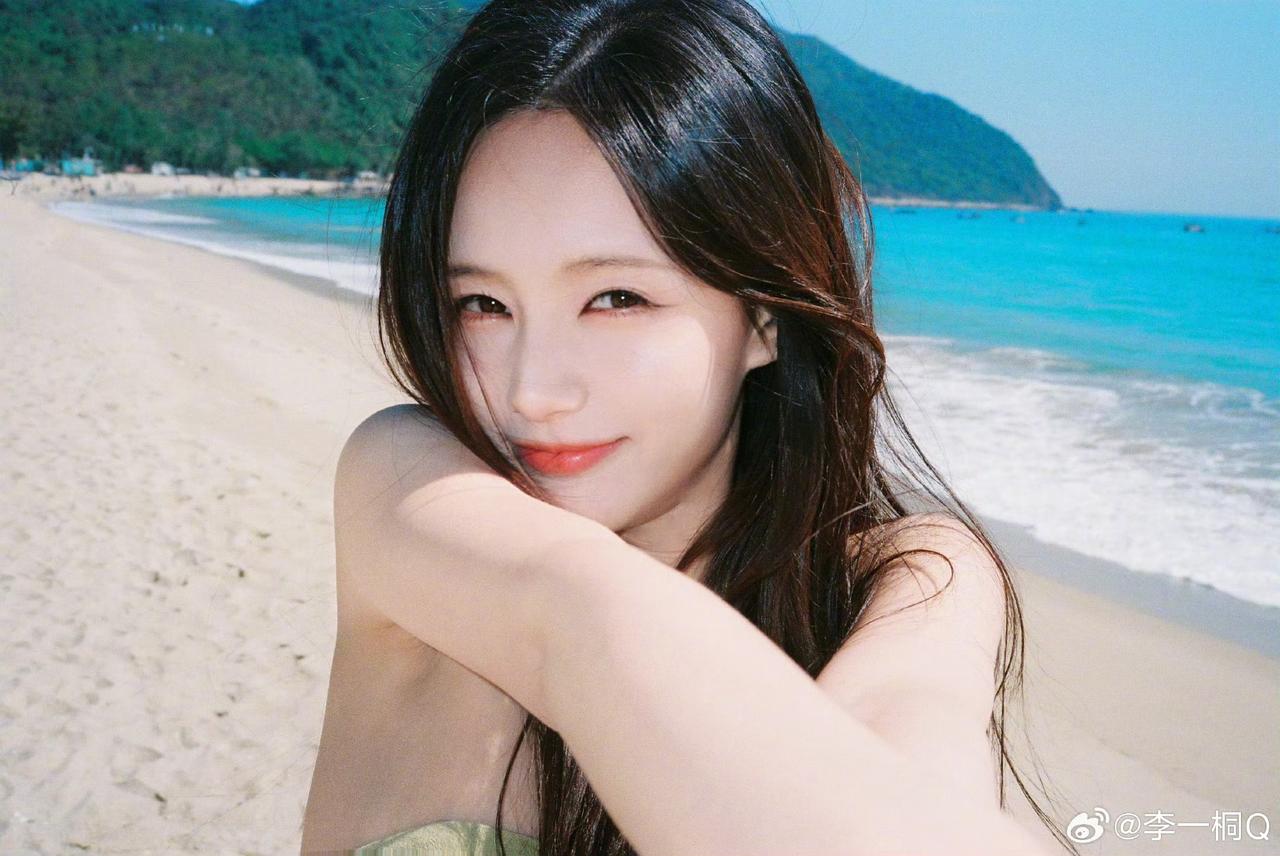 夏天来了[奸笑]
李一桐