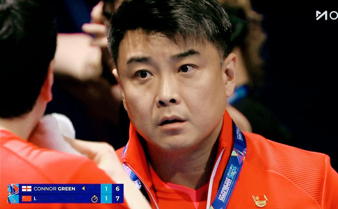 我去！伦敦世乒赛，王皓指点梁靖崑，怎么也被全程录音了？
国乒的秘密都被暴露了！