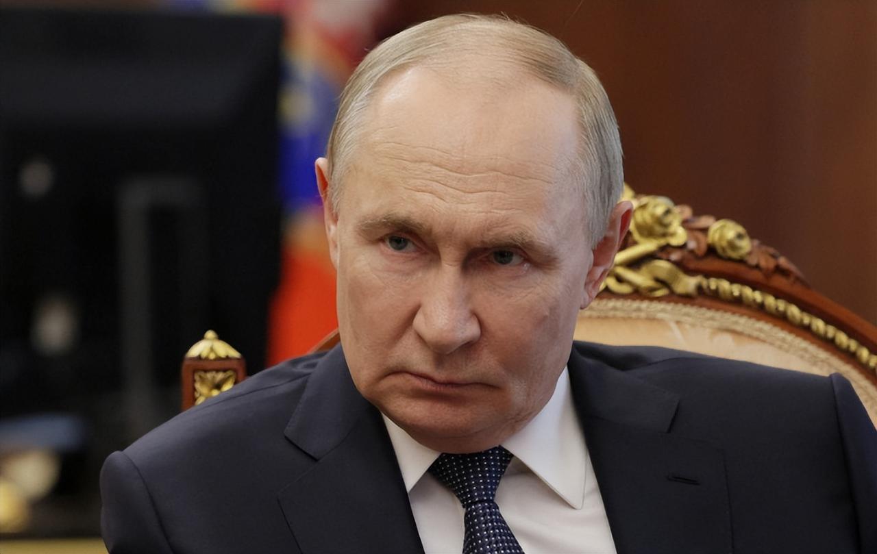 中国总领馆提醒在俄中国人，必须当心普京签署的这条命令
 
2026年2月刚进入深