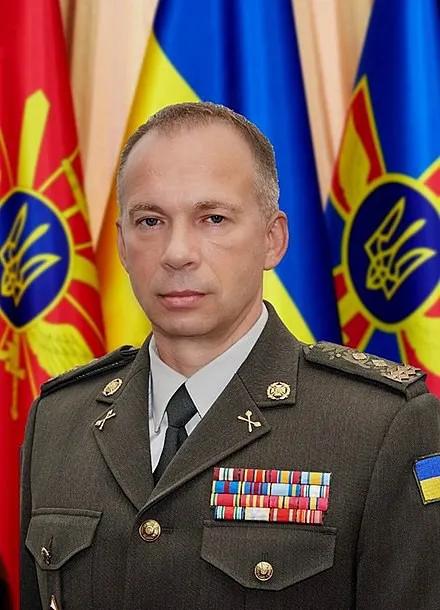 简单介绍一下乌军司令亚历山大·瑟尔斯基，1982年他毕业于莫斯科高等军事指挥学院