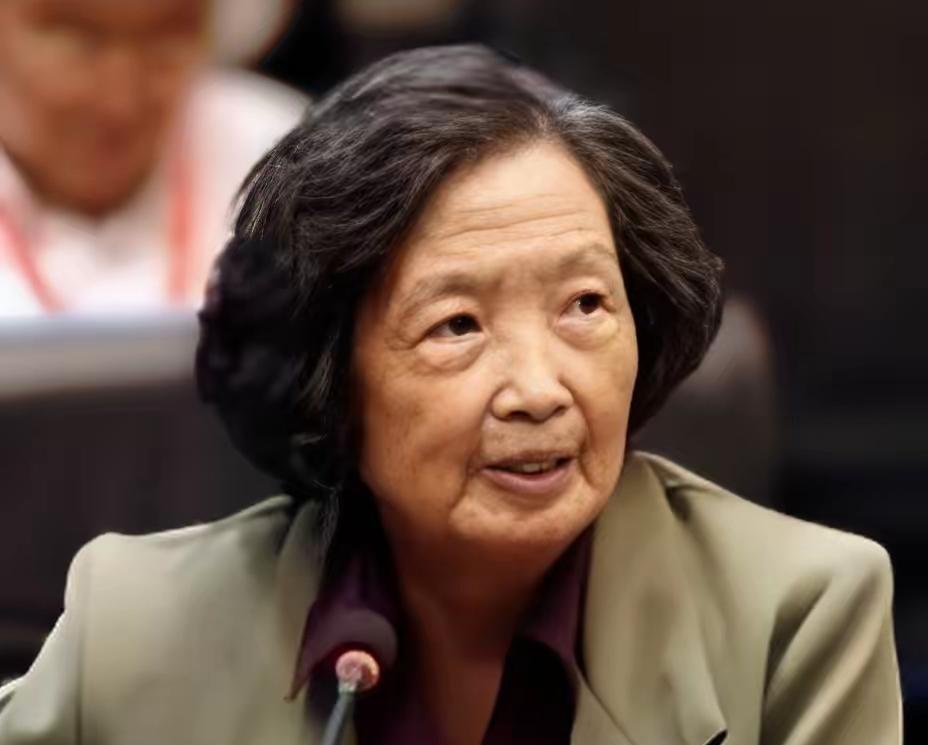 我将严格保留指定原文作为首段，结合吴德馨院士的权威生平史实，以重度口语化风格还原