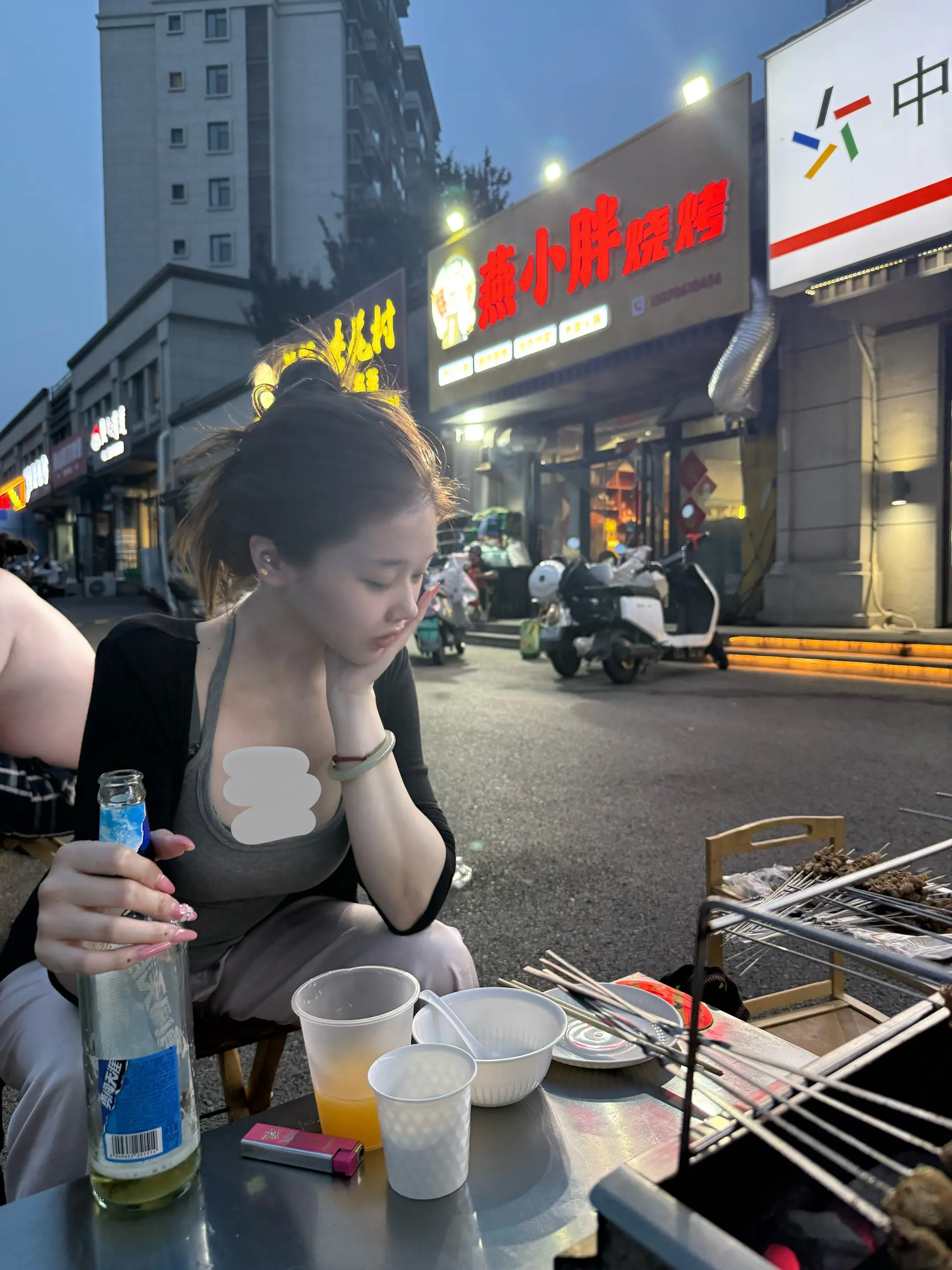 我的心没有那么坏 无论生疏成什么 我永远盼你好 我要你风光旖旎 向春山不计苦难