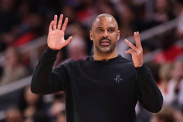 马后炮的说法，雷迪克这场真的可以啊，暂停完爆乌度卡，防守针对性极强，轮换控制也基