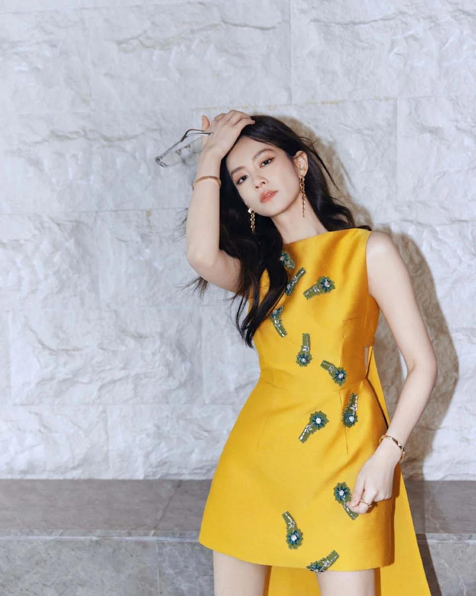 陈昊宇｜RED GALA
陈昊宇RED GALA第二套造型，高贵典雅的一抹宫廷明