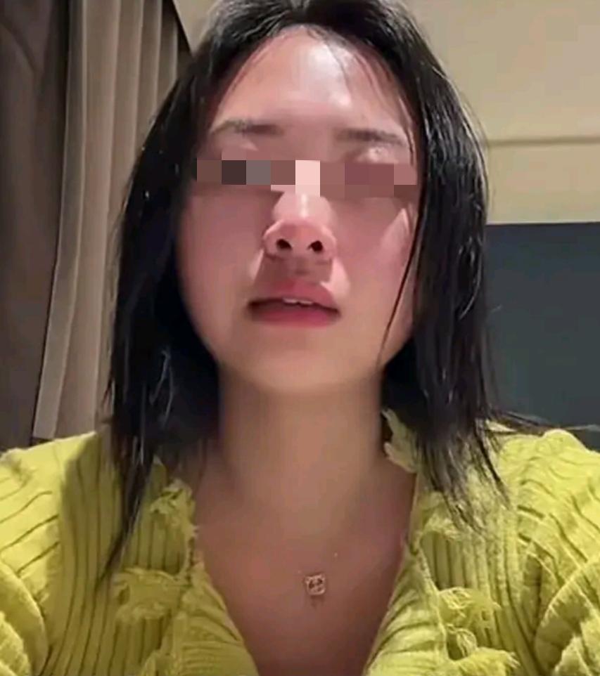 嫌弃洗碗时水太凉，花1500买了一个洗碗机，结果老公一怒之下把家砸了。

这位女