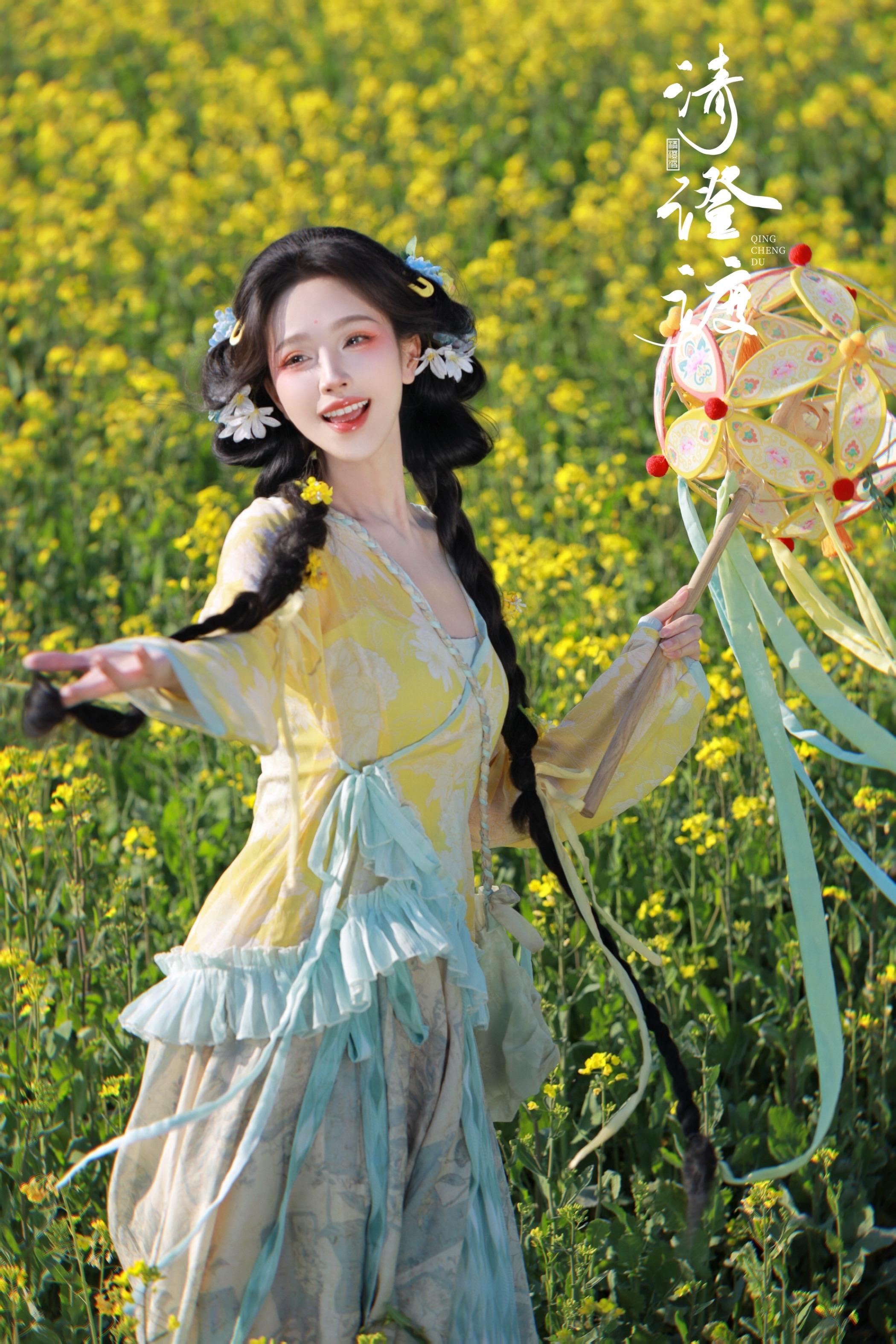 一抹春妆一抹光。