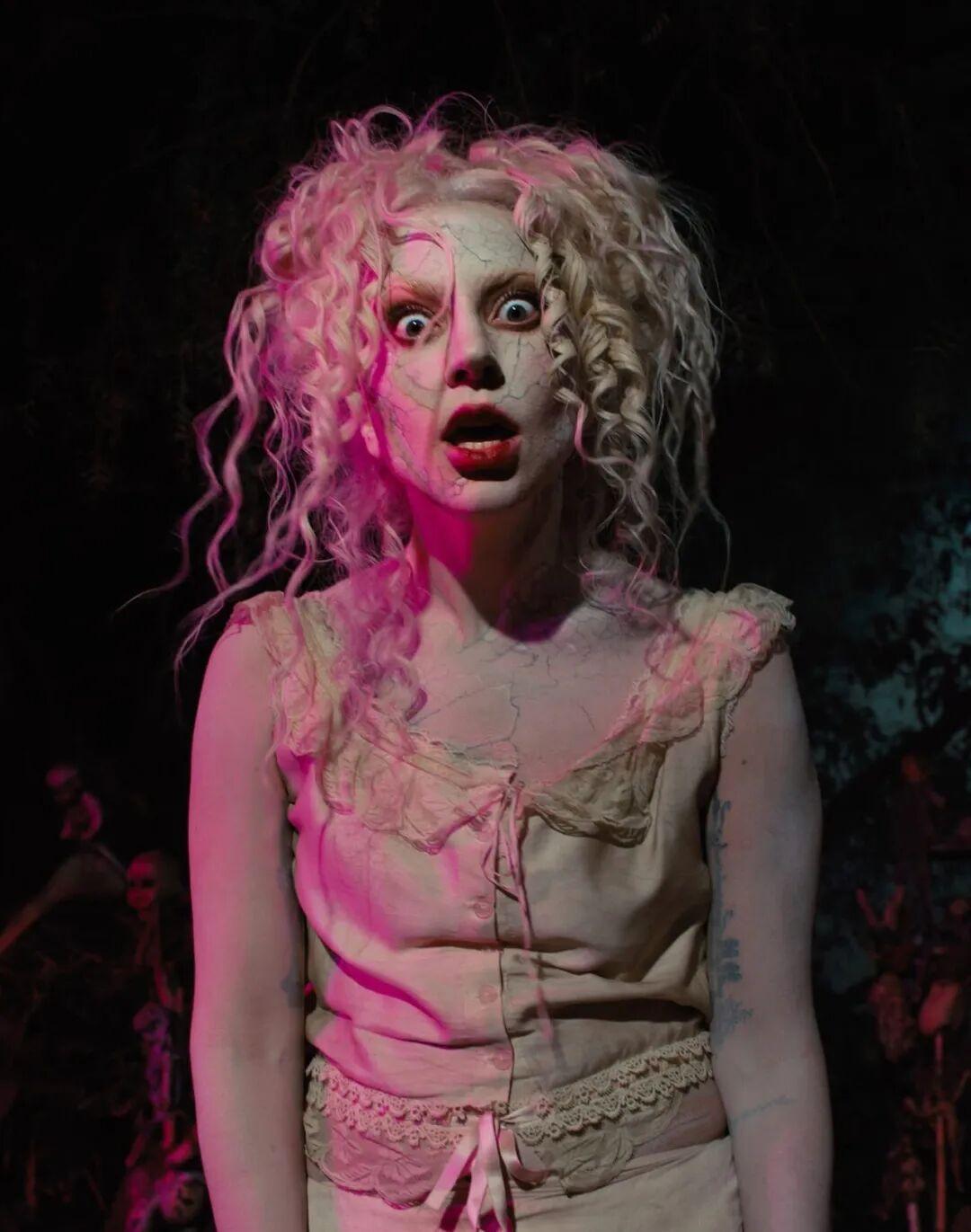 Lady Gaga 的歌曲《The Dead Dance》在万圣节后排名上升 6