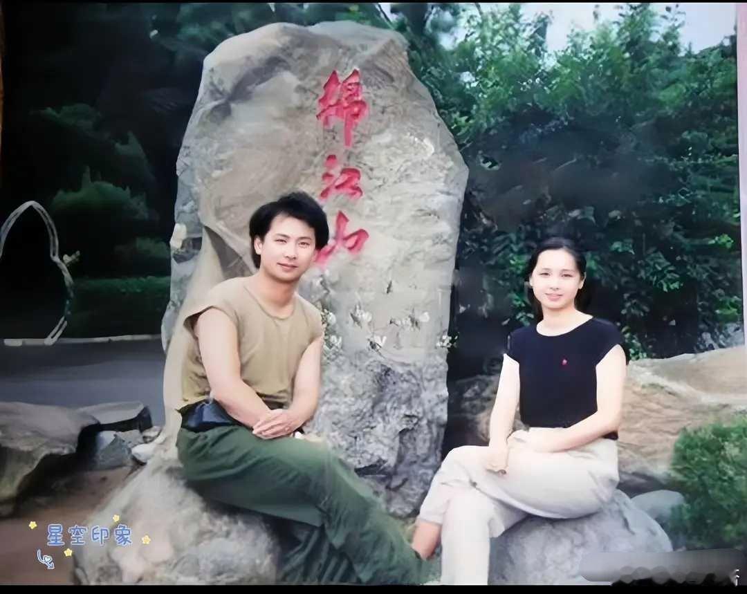 1988年，恋爱中的王全安和蒋雯丽，相约在锦江山游玩，那时两人都是北影的学生，可