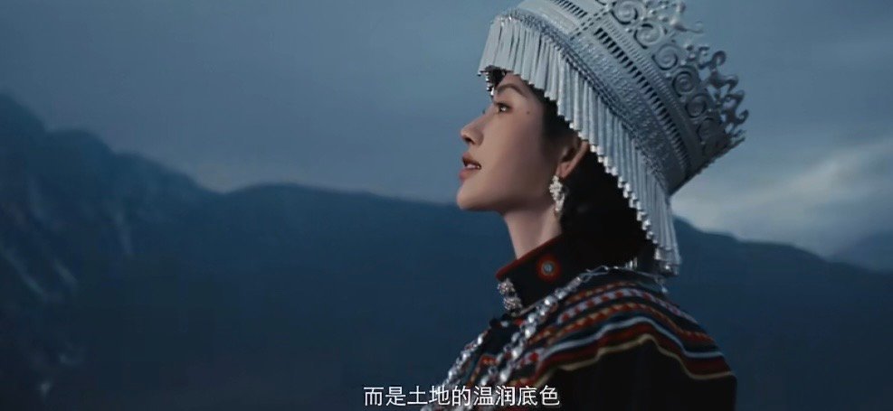 鞠婧祎彝族凛冽的红鞠婧祎火焰加冕 鞠婧祎 