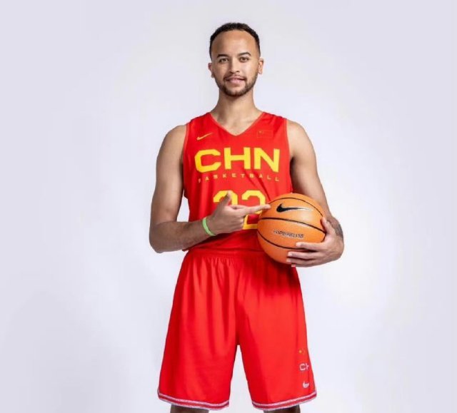 NBA又完成一笔三方交易，快船送出得分手诺曼-鲍威尔换来柯林斯，“中国”球员李凯