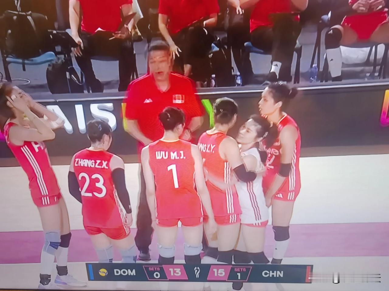 王梦洁，世界女排第一自由人，当之无愧！
       面对世界劲旅多米尼加女排，