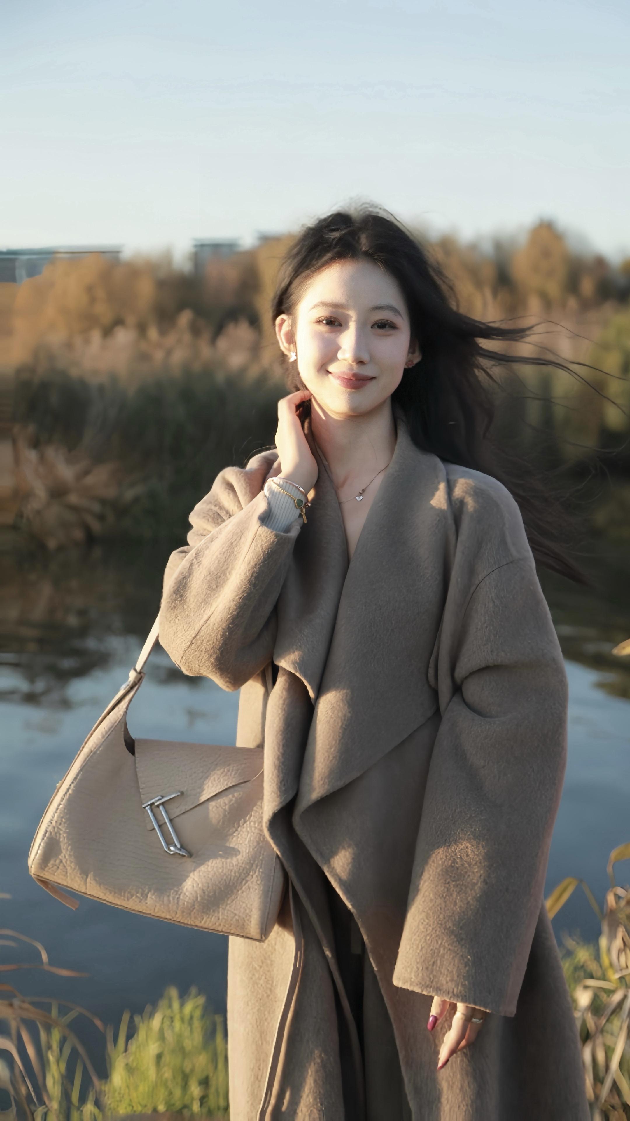 “再听一遍青花瓷 敬我们的初相识”