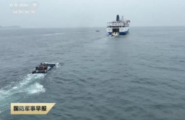 4艘大船突然偏离航线，南下台湾海峡，西方察觉到解放军大动静

在美军接二连三的挑