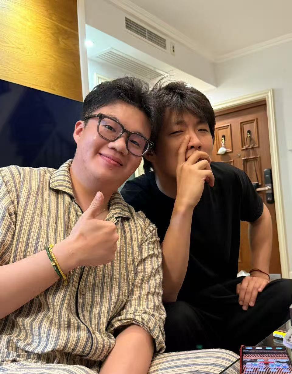 这桃花坞可不能再往里进人了 我推荐整个内娱都来桃花坞一趟五十公里桃花坞 直播中每