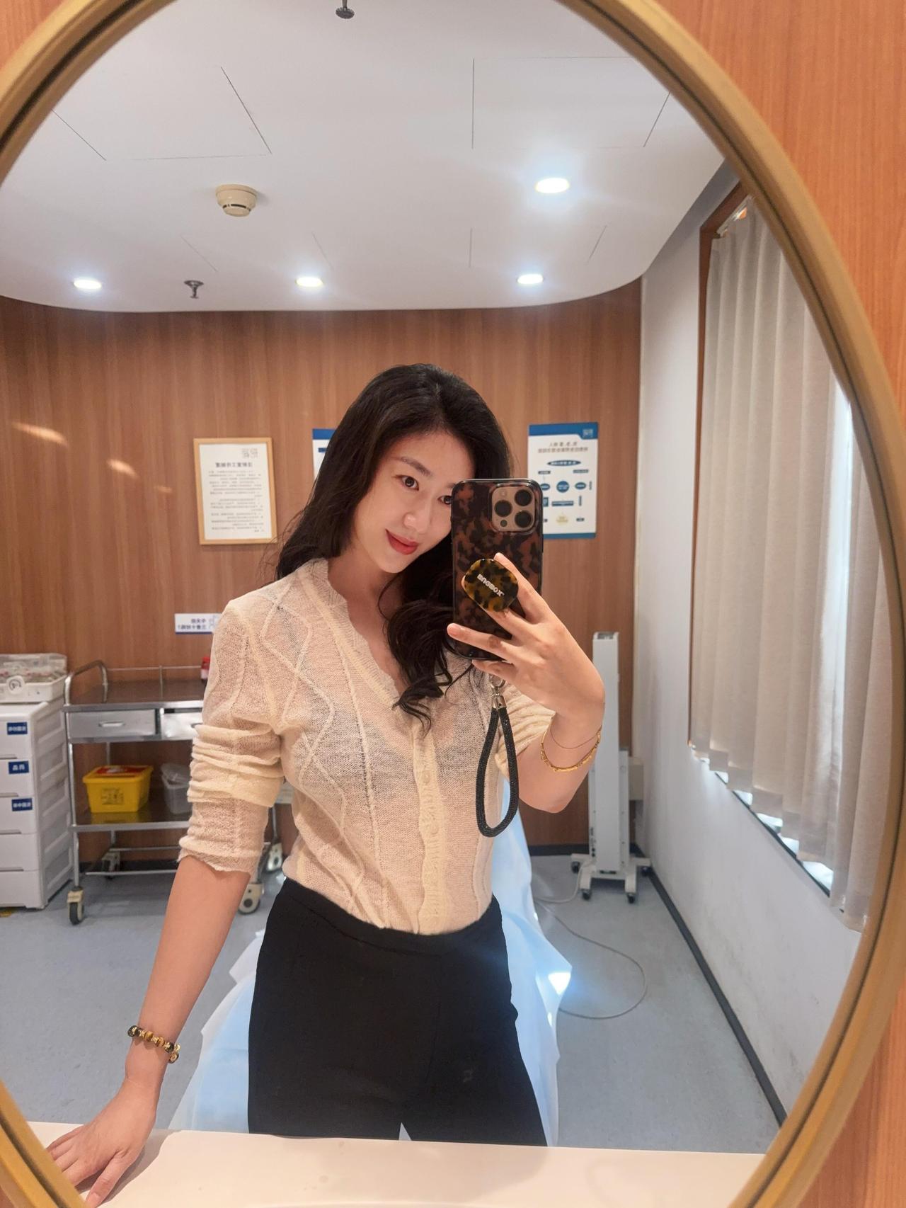 我不说我年龄让你猜
猜猜我多大[呲牙]