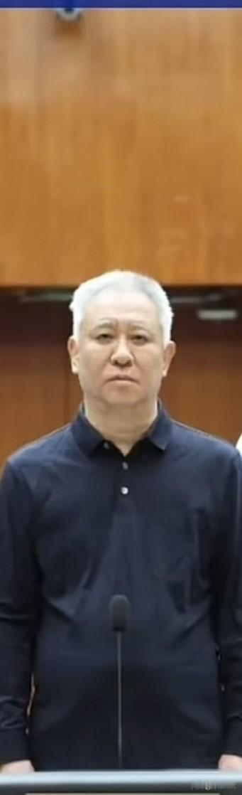 许家印被判无期不意外，两儿子被判也不意外，唯独意外的他老婆现在自由自在的在英国生
