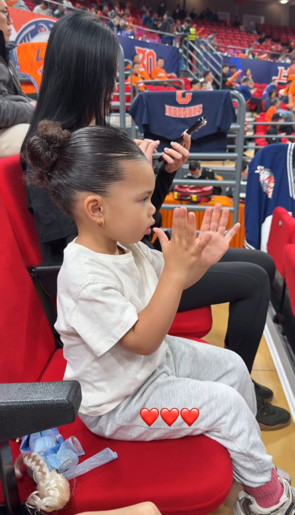 弗格在主场比赛的日常上海久事大鲨鱼爱来自辽宁