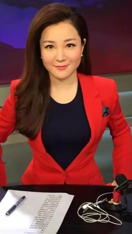 章艳，江西南昌人，央视财经频道主持人，英国利物浦大学硕士。曾任职深圳卫视，主持《
