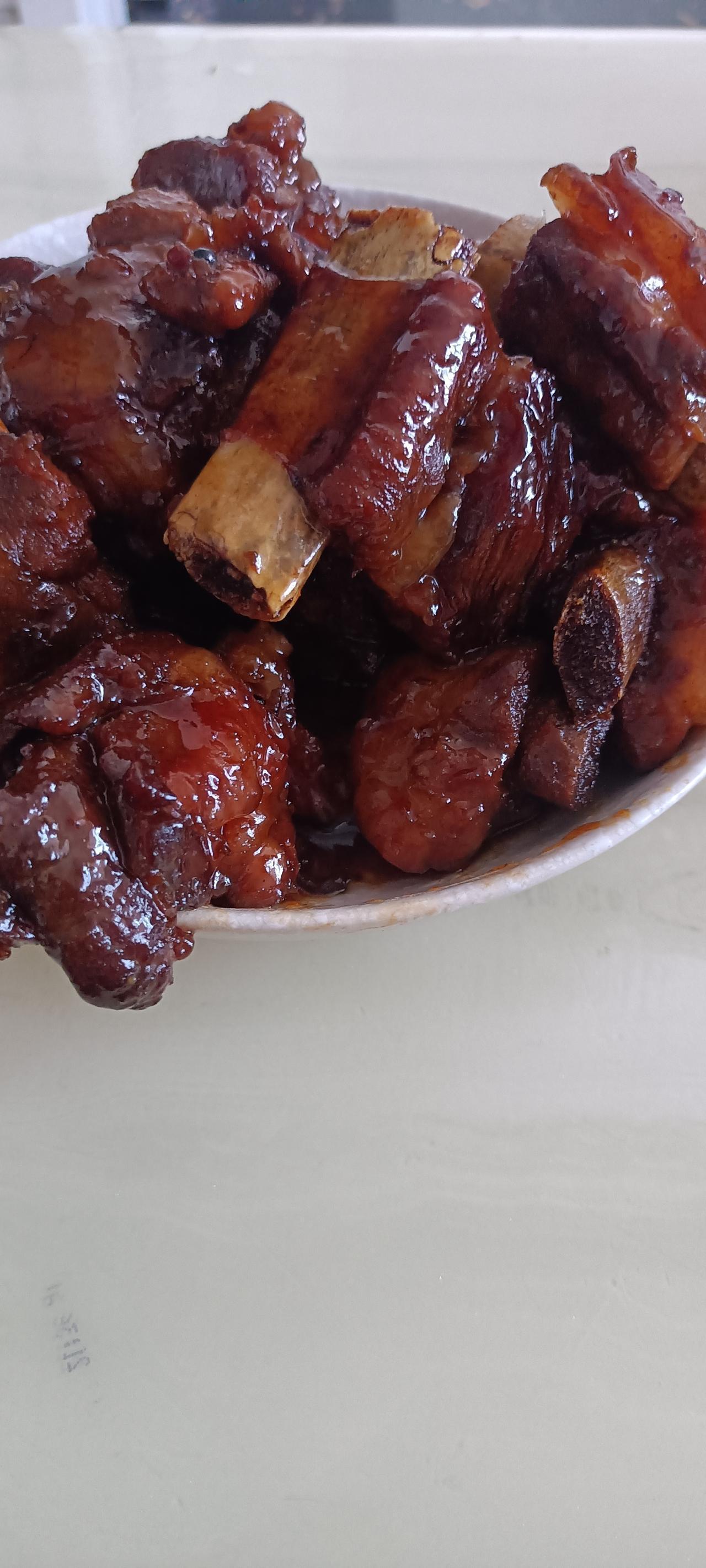 我老公在私企当个小领导，可能是习惯了，和我说话也开始用领导的口吻。
就比如刚才吧