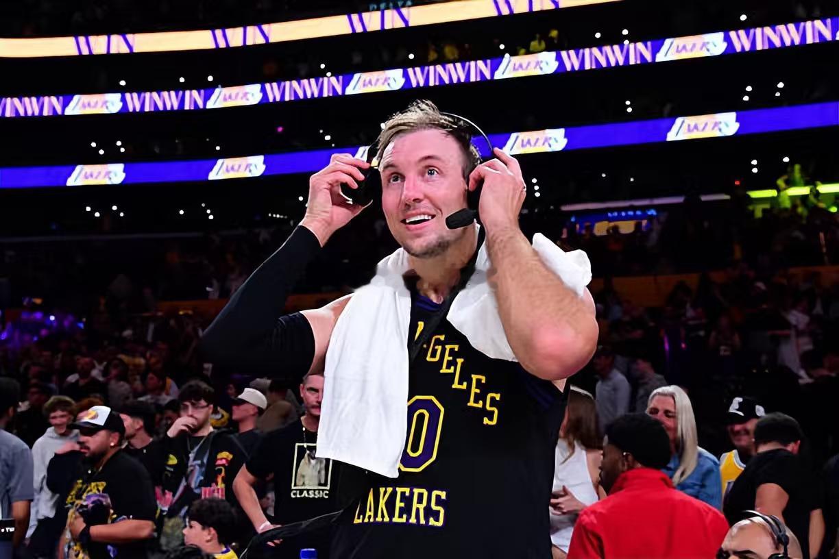 肯纳德季后赛前两场加起来拿到了50分，而且是在面对火箭高强度防守的情况下拿到的分