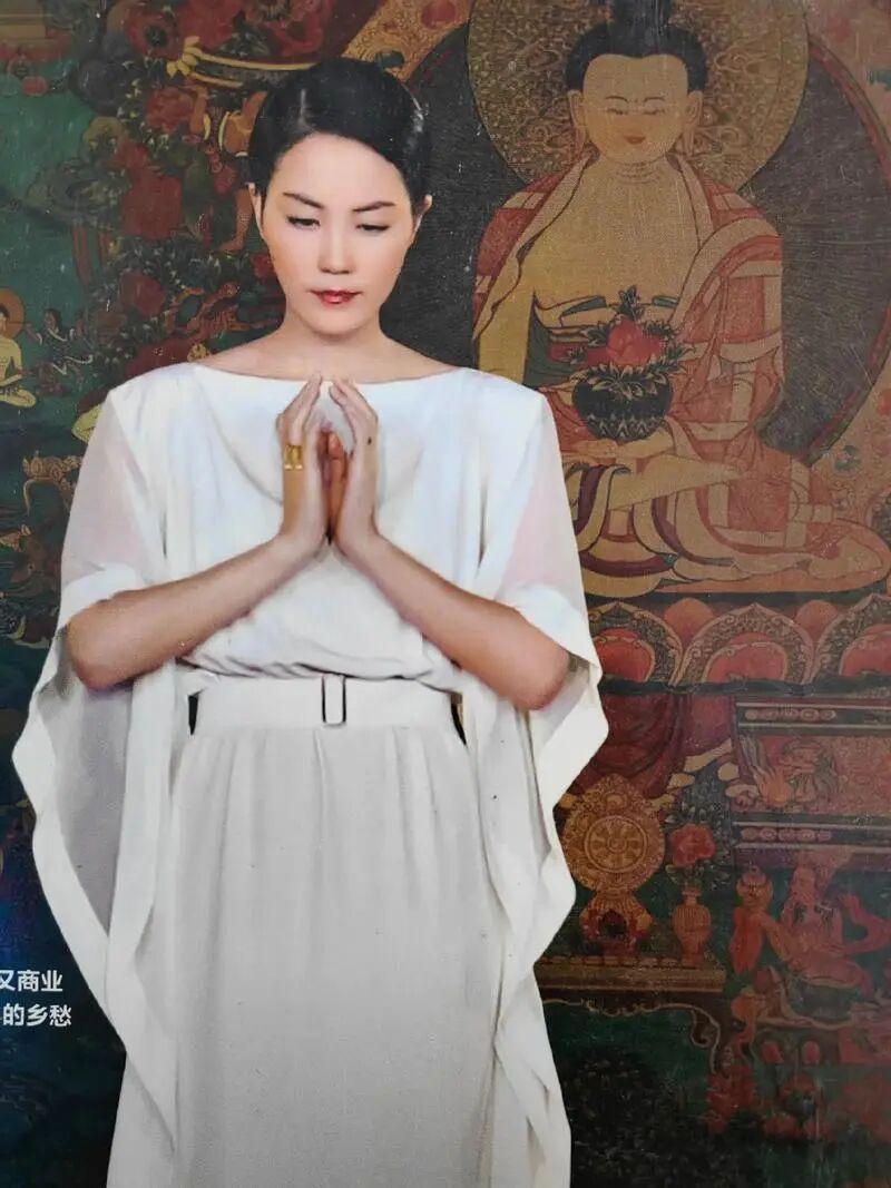 二婚二离，56岁王菲生图上热搜，网友：修心20年，福报终于到了。

王菲与敦煌的