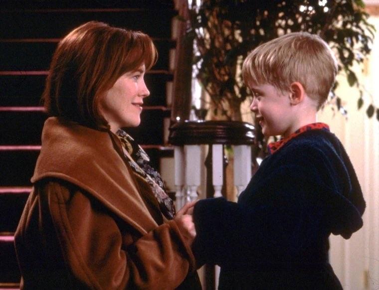 麦考利·卡尔金发帖悼念凯瑟琳·奥哈拉：

“妈妈，我以为我们还有时间。我还想多陪