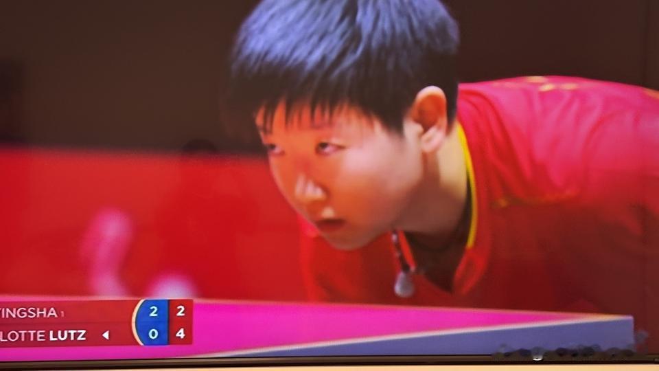 刚结束的多哈世界乒乓球锦标赛第三轮孙颖莎以11: 4、11: 6、11:6、11