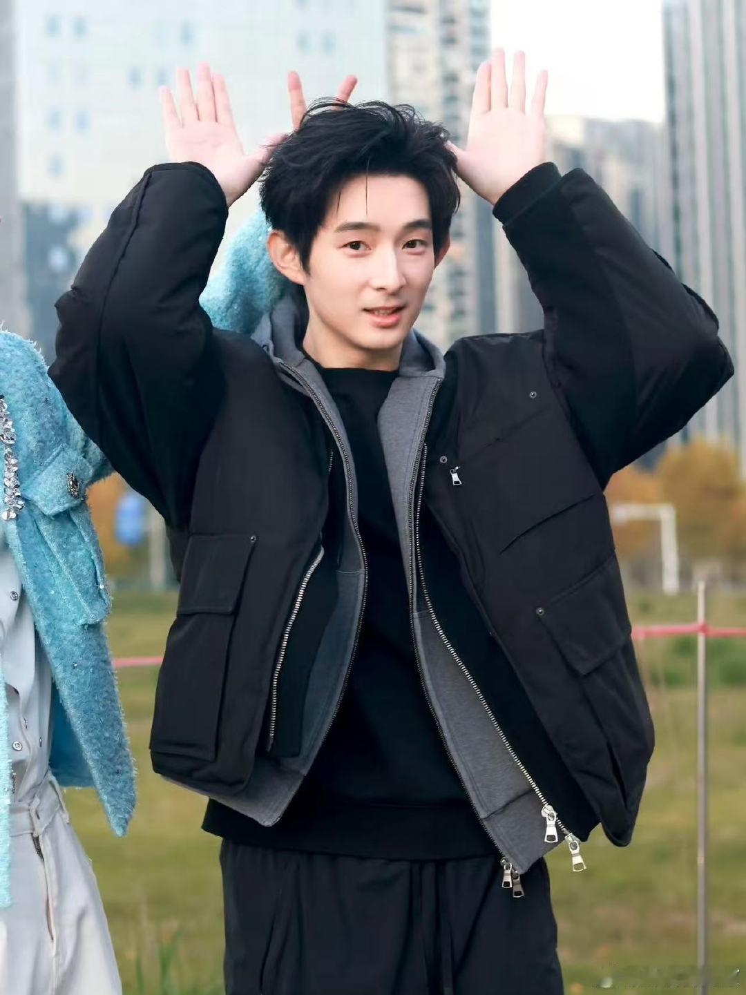 声鸣远扬选手唱青藏高原好听声鸣远扬生特吾姬危晋宇与王大爷，用音乐带我们领略了高原