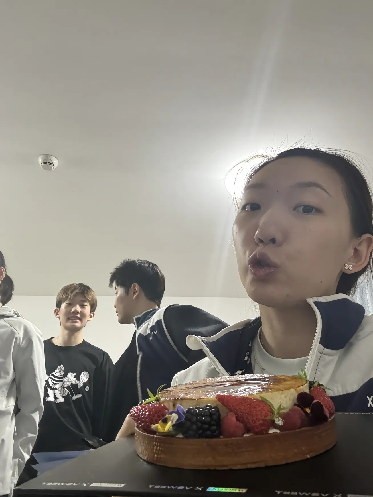 张殊贤🫘更新：祝两位美女宝贝生日快乐🥳🥳🥳 4.18👏🏻好吃 会买 