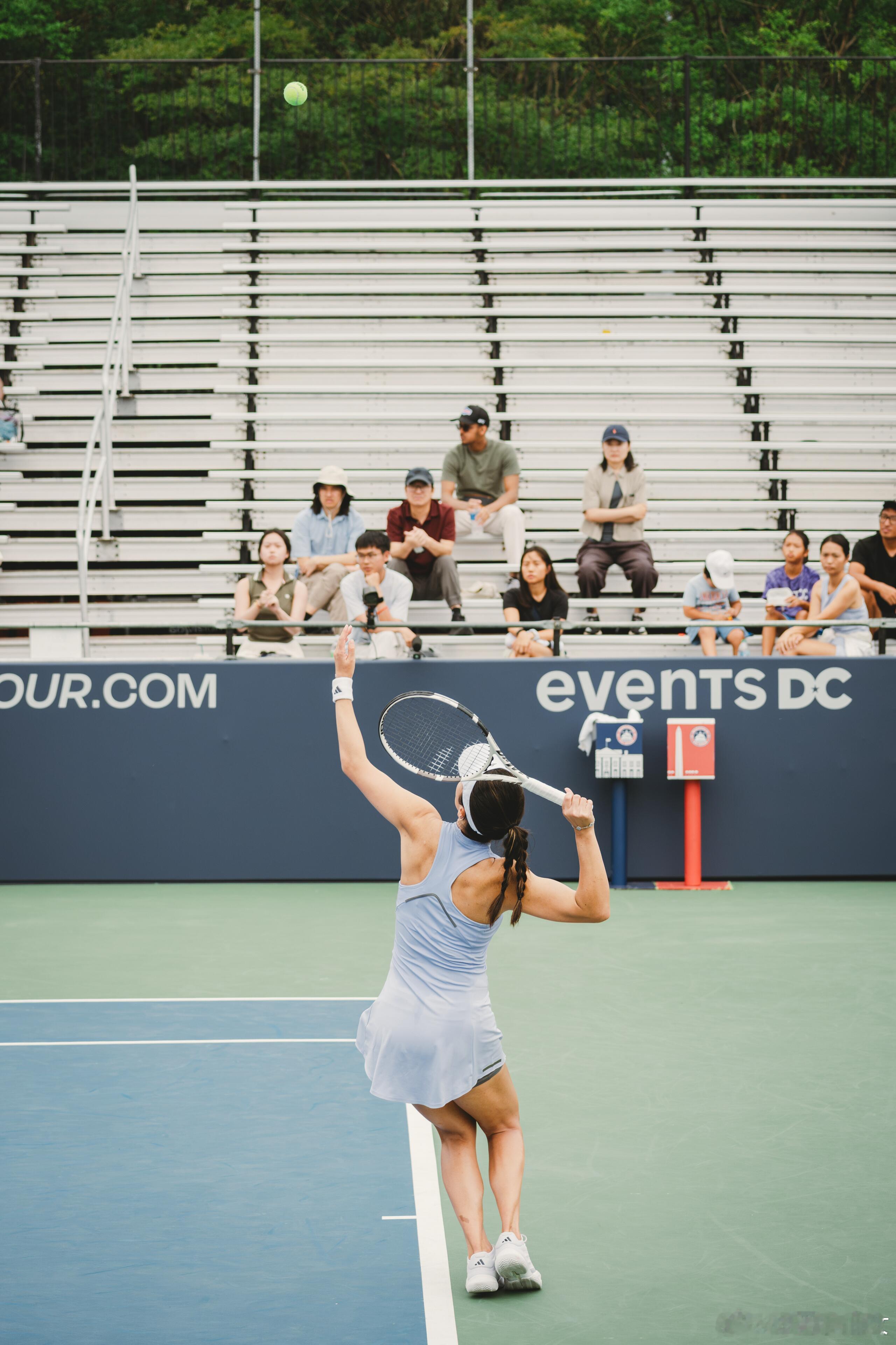 大学生喜爱内容共创计划我的元气假期 假期追剧不如看网球赛事🎾被王右疯狂圈粉的一