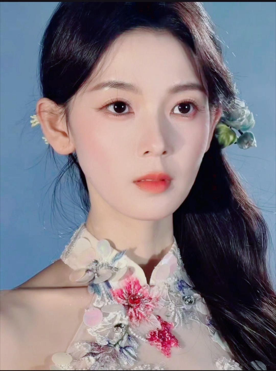 罗云熙陈瑶恋情罗云熙陈瑶是同个公司的罗云熙都37岁了还不允许谈恋爱吗？我不理解，