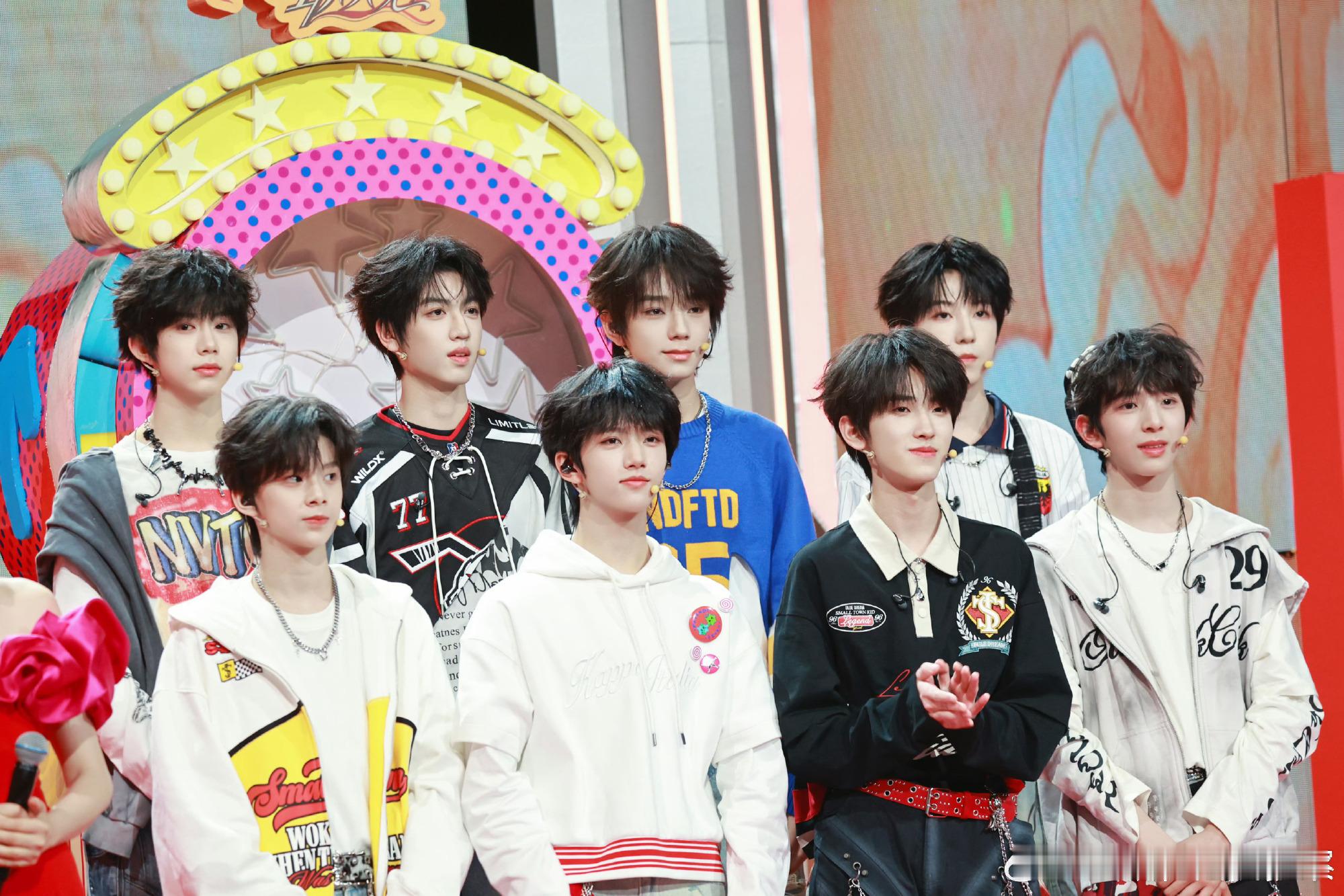 高清大合照 谁赢了？！TF四代川渝春晚路透