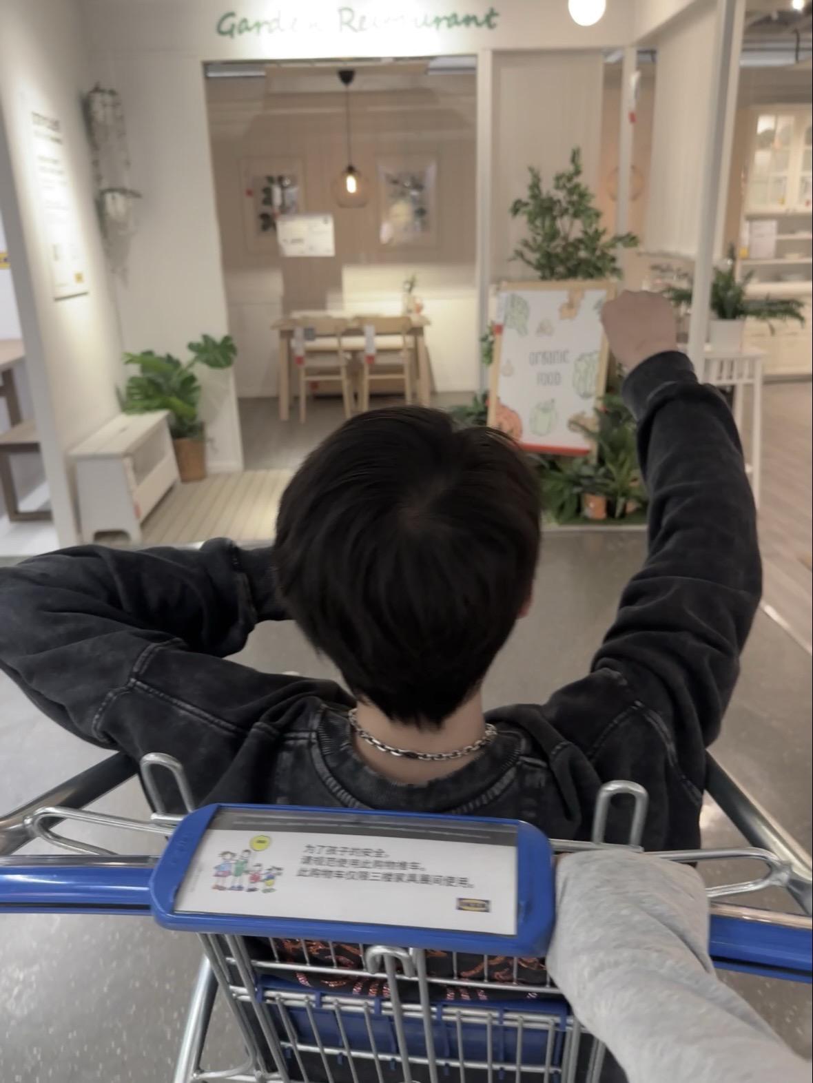 幸福就是 吃着爱的人做的饭 住着幸福的小窝