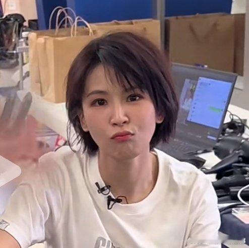 曾沛慈 不刻意不精致依旧亮眼，毛巾包头清爽可爱，真实自然，温柔又有灵气 曾沛慈 