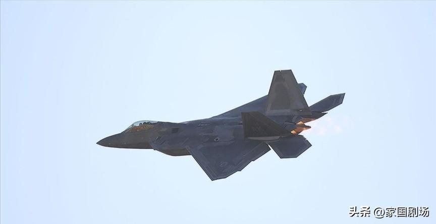 11架F-22隐形战斗机刚刚出现在以色列空军基地。卫星图像已证实。
      